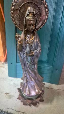 Statue 1