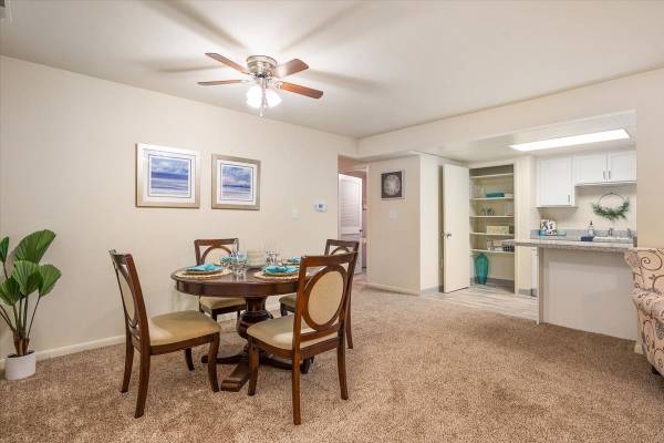 $1,549 / 2br - 1040ft2 - 🏊‍♀️Swim into Savings! Remodeled Apts w/ washer and dryers! (Salisbury)63839300255491123