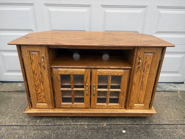 Solid Oak TV Game cabinet Handbuilt On wheels 1