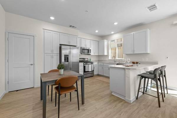 $2,995 / 3br - 1489ft2 - Walk-In Closets, Quartz Countertops, Refreshing Heated Pool (6122 Plaza Loop, Rocklin, CA)63961337411074122