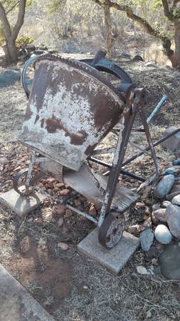 Old cement mixer - really neat ! 1