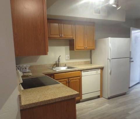 $1,600 / 1br - Beautiful fully furnished condominium, 1 bed, 1 bath, great location (Surprise, Glendale, Sun City, Peoria)63623922832899121