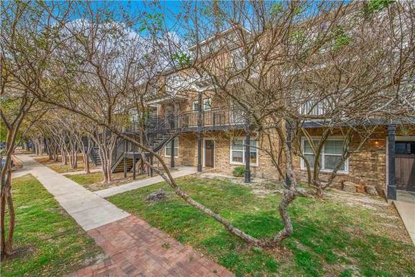 College Station,  Condo for Sale - 3bd 3ba 1