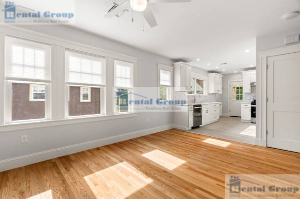 $4,000 / 3br - Stunning gut renovated 3 bed in Medford w/ laundry in unit, parking!!63802096892035122