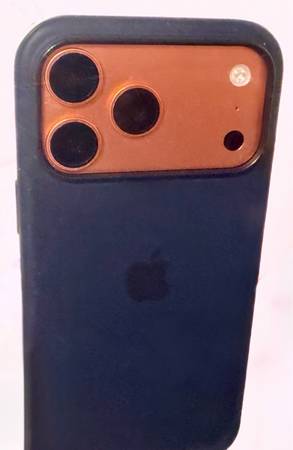 IPHONE 17 PRO MAX (orange) 1