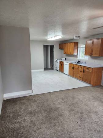 $1,595 / 2br - Bonito departamento de 2 habitaciones en Florence (Florence)63656975541891121
