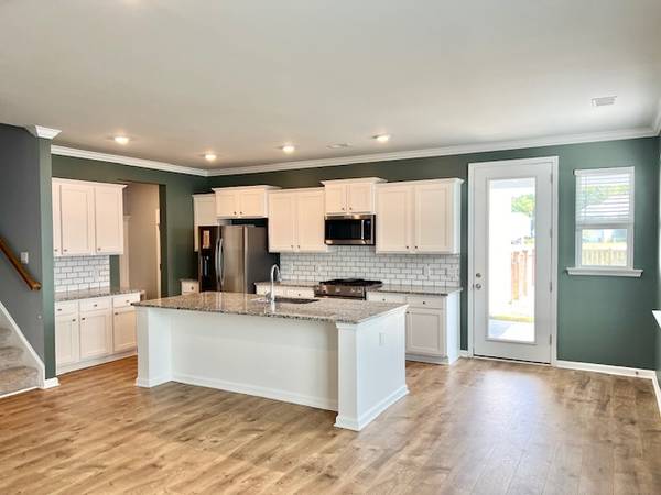 $500,000 / 4br - 2762ft2 - $30k down payment $3,300 / month * OWNER FINANCING * House in (Summerville / The Ponds)63314389340547122
