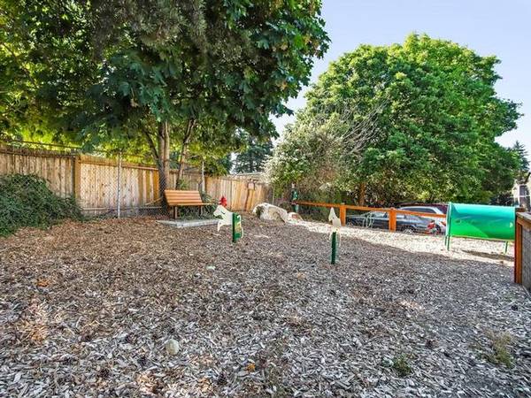 $1,384 / 1br - 674ft2 - Reserved Parking, Easy Public Transportation Access64031307878275123
