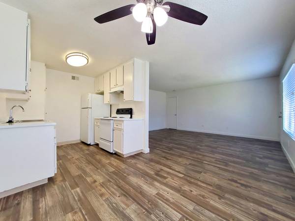 $2,145 / 2br - Casa Del Valle! 2x1 Downstairs Gated Entry! Laundry On-Site! Pool! (El Cajon)63663973622657122