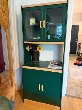 Free cabinet 1