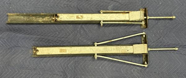 RV – Trailer     C-Type Stabilizer Jacks 1