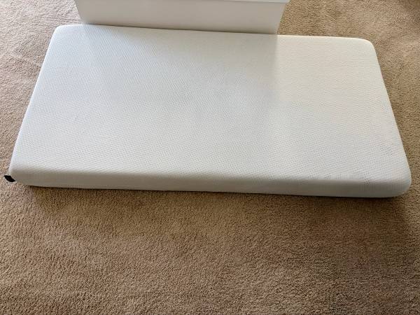 Zinus Twin memory form mattress 1