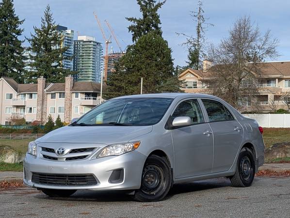 Christmas Sales !! S2013 Toyota corolla sedan clean title only 84k kms 1