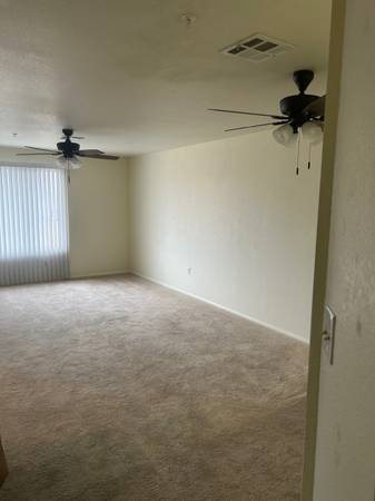 $1,300 / 2br - 990ft2 - Laughlin, NV Condo (Layghlin)63618517646465122