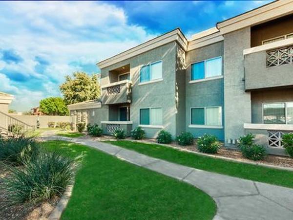 $1,830 / 3br - 1152ft2 - Comunidad Cerrada, Patio Privado o Balcón, WiFi en Área Común (Mesa)64024999962881120