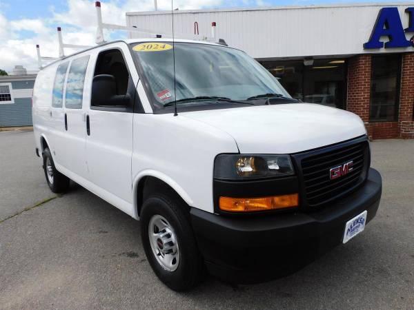 2024 GMC Savana 2500 - Photo 2