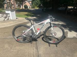 Giant XTC 29 mountain bike. Medium frame