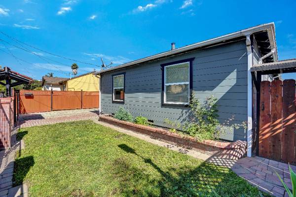 $3800.00 / 4br - 1235ft2 - Stylish 4 Bed, 2 Bath Single Family Home in Richmond, CA - $3800/month63858053534467122