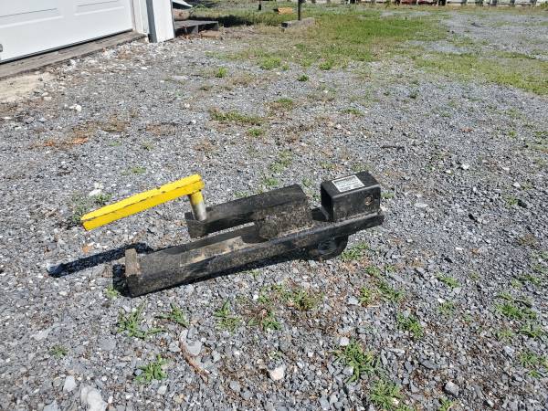 Hitch receiver attachment for front loader bucket 1
