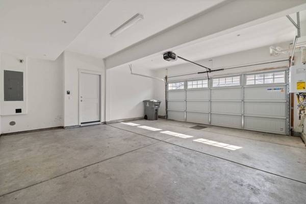 $2,950 / 2br - 1530ft2 - 9-Foot Ceilings, Refreshing Pool, Stainless-Steel Appliances (6122 Plaza Loop, Rocklin, CA)63844737684609124