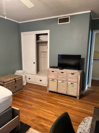 $750 Room for rent near Tower District (Female Only) (Fresno Tower District)63798509175043124