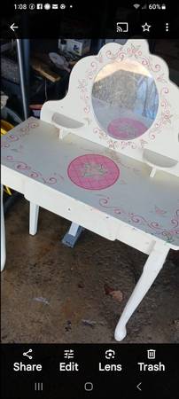 Desk for kids small with mirror 1