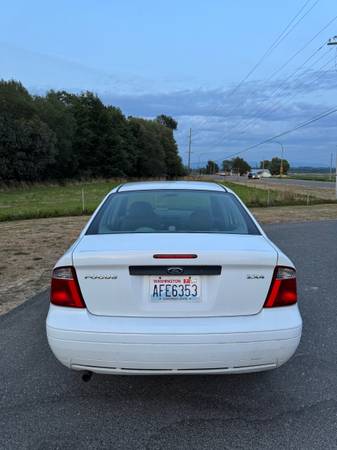 2005 Ford Focus Zx4 (88k Original miles) (clean title) - $5,500 (Seattle)63474706890369123