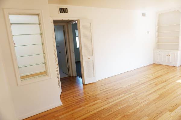 $1,195 / 2br - 1100ft2 - 2-Bed - Near Blackstone, Midtown, and Nebrask (Midtown Crossing)63681677660289120