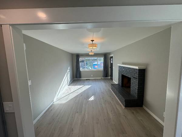 $2750.00 / 2br - 900ft2 - Stunning Remodeled 2 Bed, 1 Bath in JC Neighborhood!64017516179843123