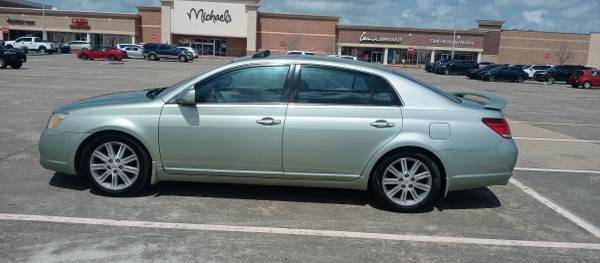 2007 Toyota Avalon limited - 169k millas/Título en mano - $3,500 (Houston)63617036232833120