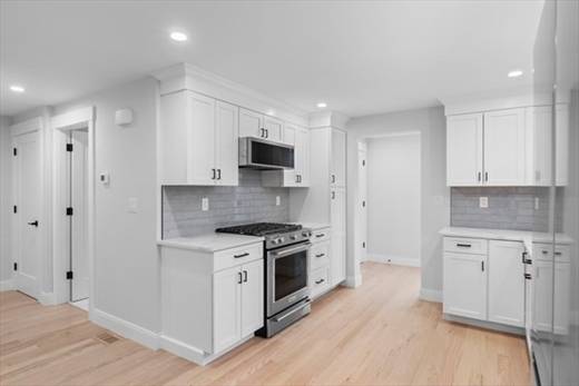 $4,575 / 4br - Woburn 4 Bed/3 Bath Luxury Townhouse | Near Woburn Center63699256447363123