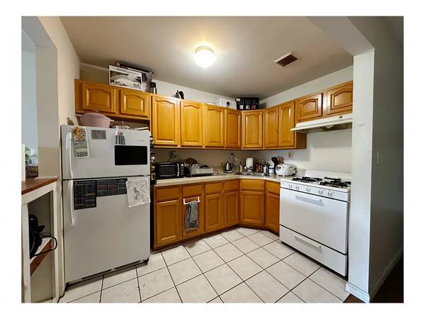 $1,400 / 3br - 80ft2 - $1400 - Habitación en un apartamento de 3 habitaciones/2 baños, a 3 minutos a pie de la parada Franklin (Bed-Stuy)63816729869699122