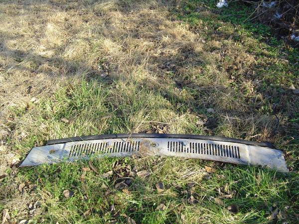 1996 Dodge Dakota hood vent- metal truck part 1