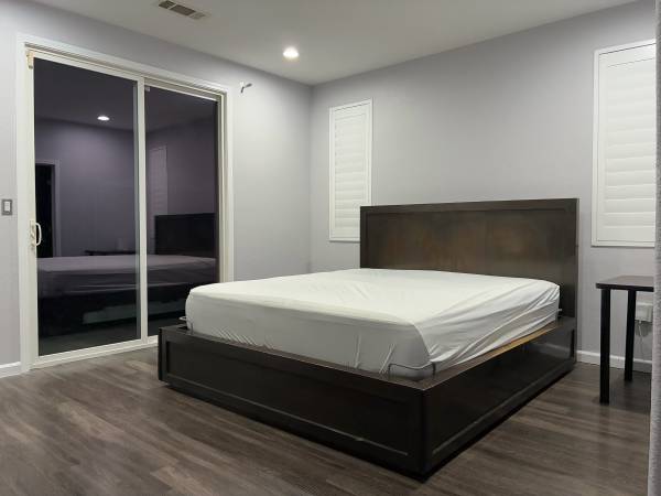Habitación en alquiler por $1,400 – Dormitorio principal con baño privado en American Canyon (condado de Napa)63824143467011121