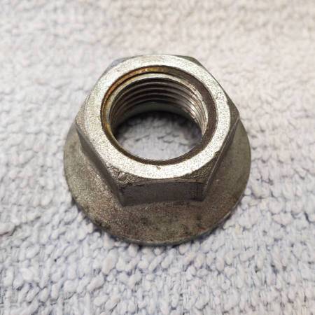 Mercedes Benz  E320 Bosch Alternator Pulley Nut 1
