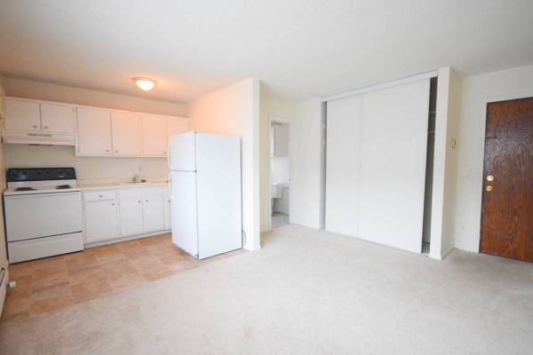 $705 Absolute Best Price on Uptown Studios! Great Management! (Uptown)64003960644098120