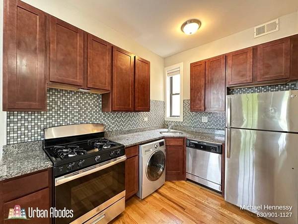 $3,295 / 3br - 1100ft2 - Alluring 3 Bedroom, 1 Bath in Glencoe, Available: 11/1/2025 (Glencoe)63898986313602122