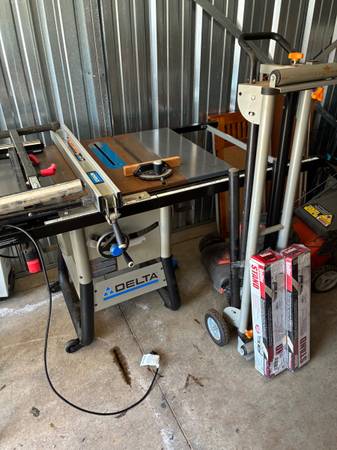 Delta table saw ( plus extras) 1