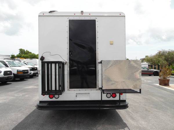 2022 Ford F59 STEP VAN - Photo 5