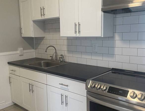 1 Bedroom Apartment – Silver Lake| $1,100/month Free Heat 1