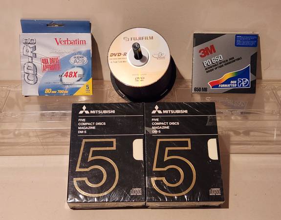 CD Case and 68 DVD-R 120 Min - 5 CD-R 80 Min - $20 (Bloomington)63471408938115122