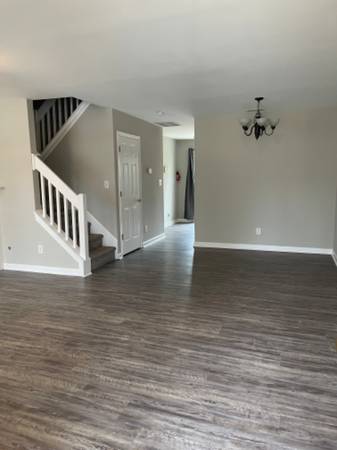 $1900.00 / 3br - 1307ft2 - WELCOME HOME! NEWLY UPGRADED TOWNHOME64027438536451122