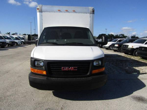 2012 GMC Savana Cutaway Express - Photo 3