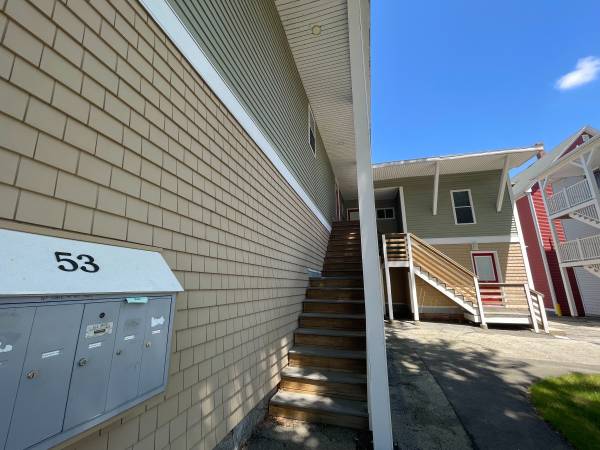 $1,600 / 1br - 465ft2 - Heat included in this 2nd Floor West Side Apartment! (53 Walker Street, Manchester, NH)63656278521091122