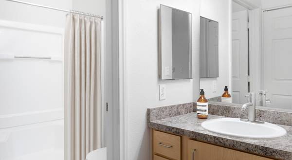 $2,357 / 3br - 1293ft2 - Vida en apartamento asequible, rediseñada63831397170305121