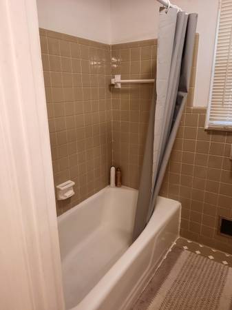 $850 / 1br - 1700ft2 - 1 bedroom/private bathroom available.Utilities and furnishing included (Stonecrest)63921690177922124