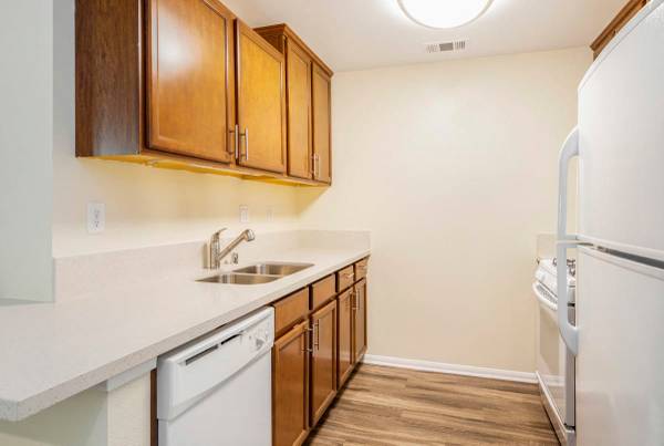 $3,500 / 3br - 1239ft2 - Patio/Balcony, Linen Closet, Picnic & Sitting Area63668287320835123