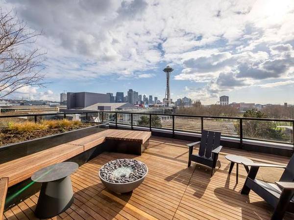$3,600 / 2br - 968ft2 - Game room  with pool, darts and sonos record player63885011600513124