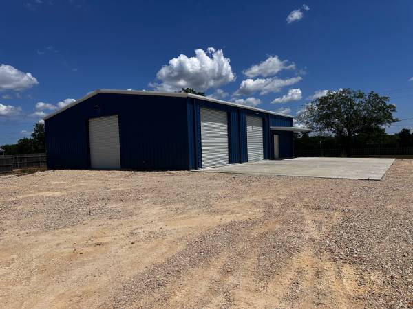 $4,000 / 3000ft2 - Warehouse (Victoria)64038876778882124