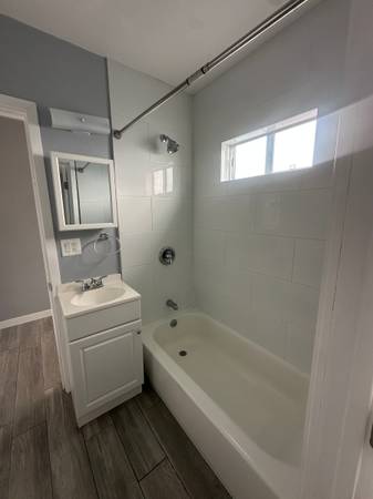 $1,845 / 1br - Very nice 1 bedroom 1 bath unit in Gardena (Gardena)63829304540161123